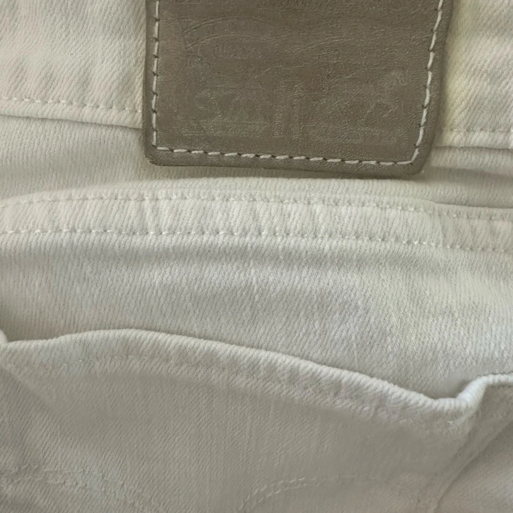 Elegant White Ripped Skinny Jeans for Women